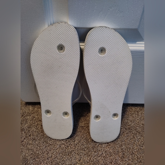 Old Navy FlipFlops size 9-10 - Picture 2 of 3